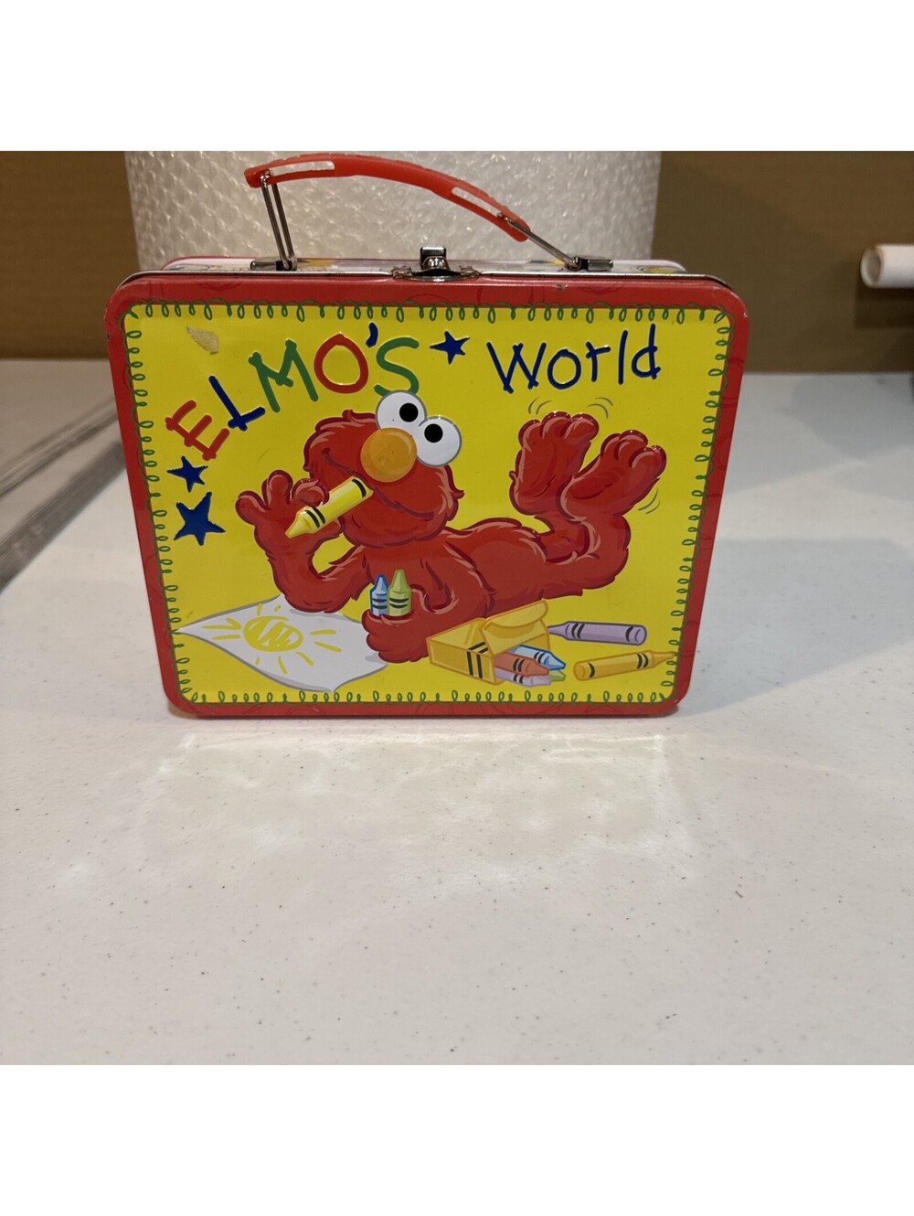 2010 The TIN BOX COMPANY Sesame Street ELMO’S WORLD Tin Metal Lunch Box